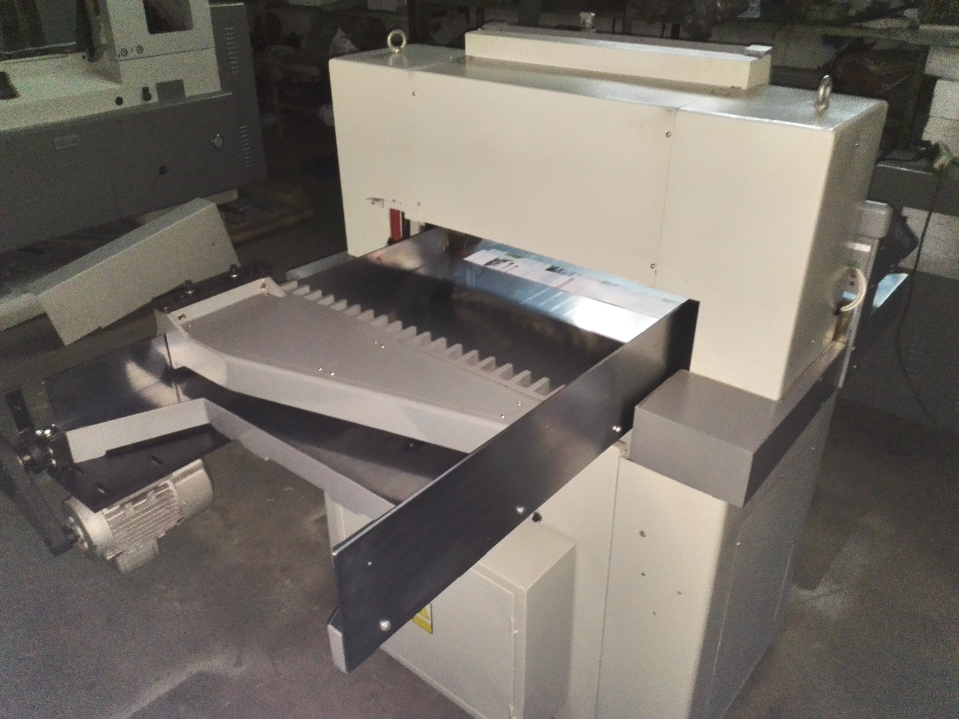 Máquina cortadora de papel para imprenta