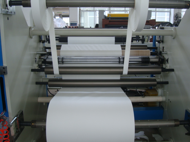 Máquina de rebobinado de reducción de rollo de papel de alta velocidad